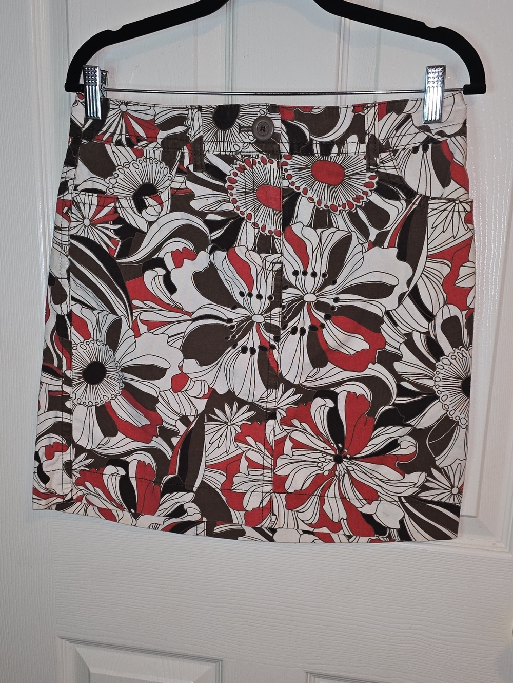Floral Print Mini Skirt in Red, Black & White